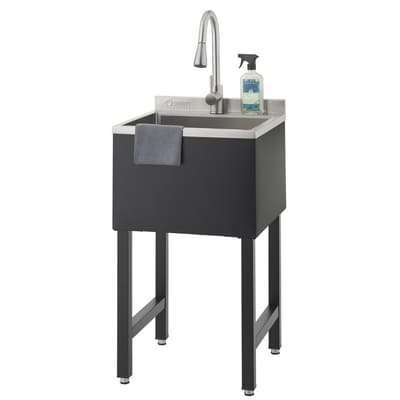 Trinity Sink with Pull-Out Faucet